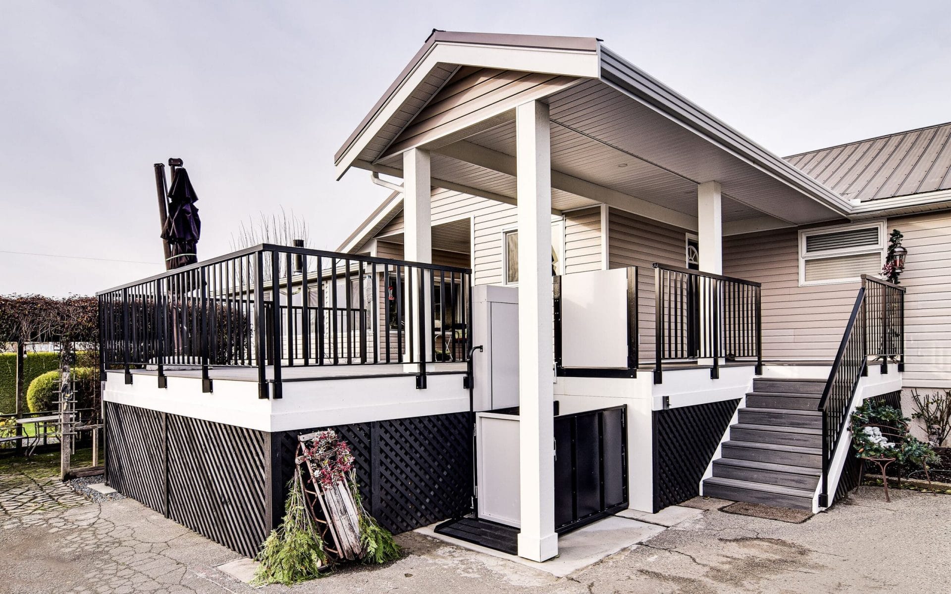 outdoor all weather porch lift